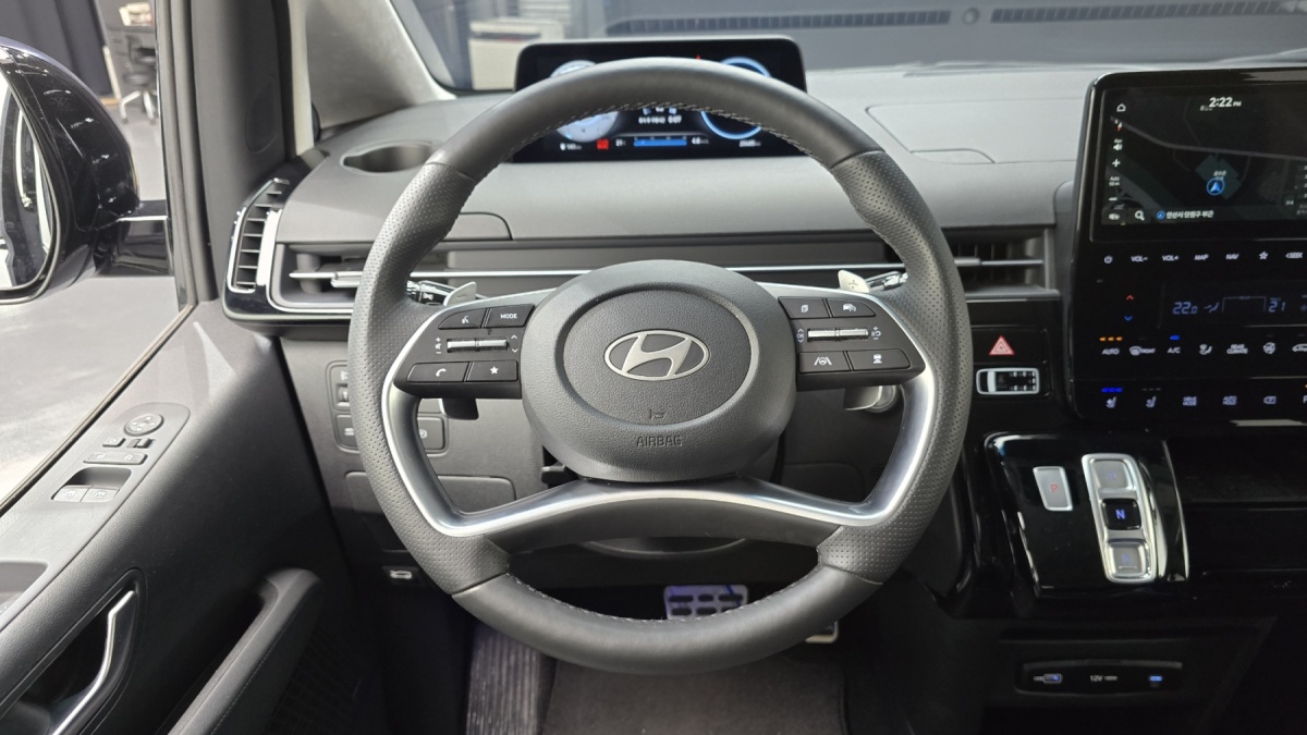 Hyundai Staria, 2024 — фото 11 из 12