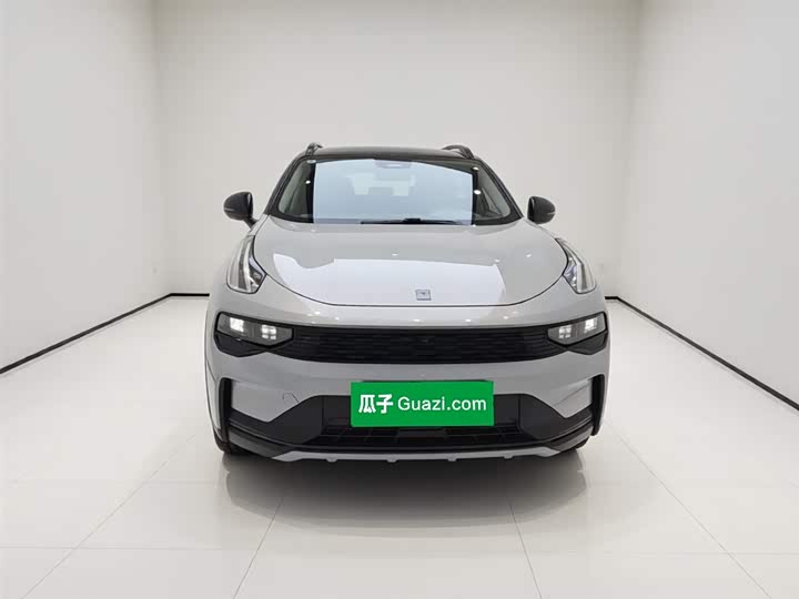 Lynk & Co 01, 2023 — фото 3 из 9