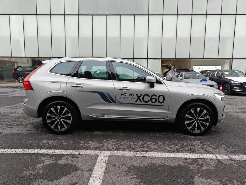 Volvo XC60, 2024 — фото 8 из 12