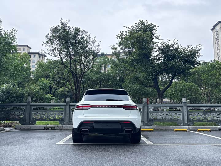 Porsche Macan, 2022 — фото 6 из 9