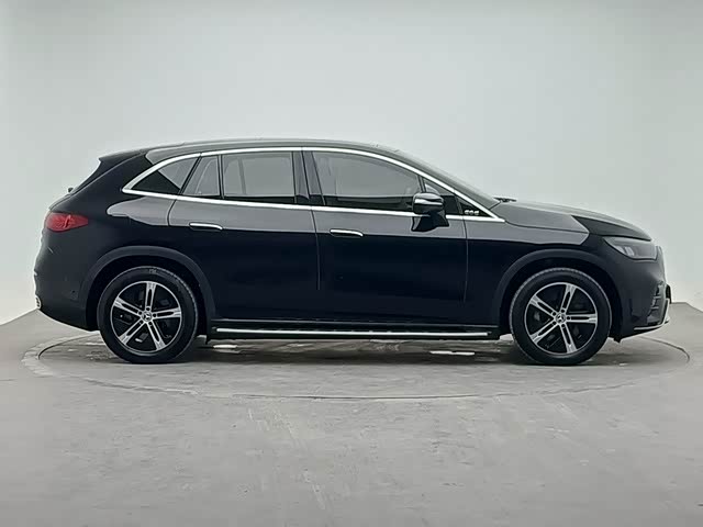Mercedes-Benz EQE SUV, 2023 — фото 3 из 9