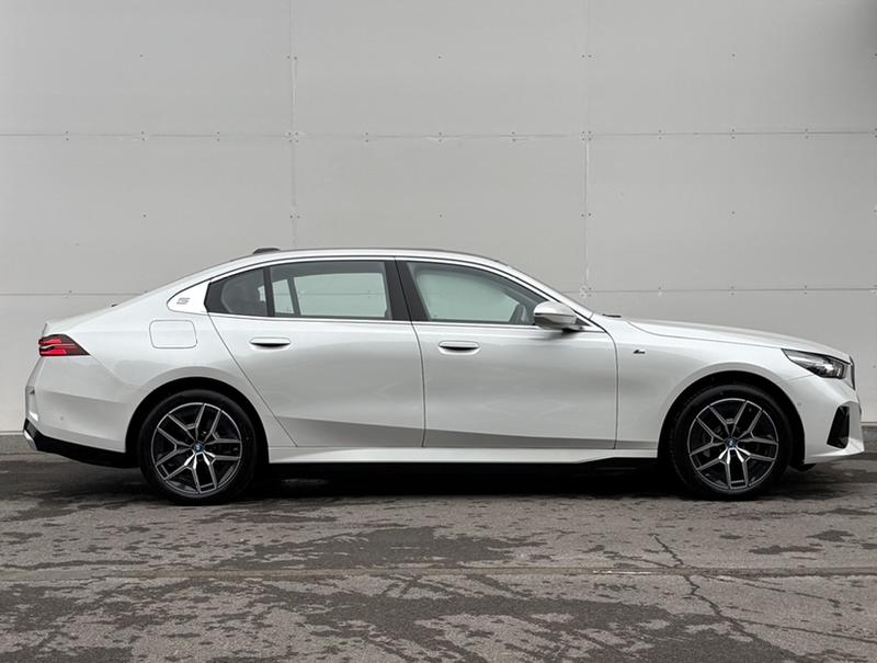 BMW i5, 2025 — фото 6 из 12