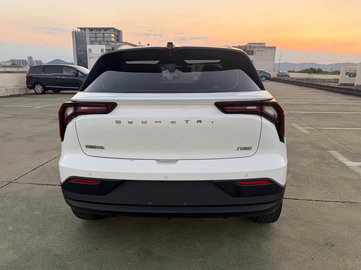 Geely Geometry E Firefly, 2022 — фото 6 из 9