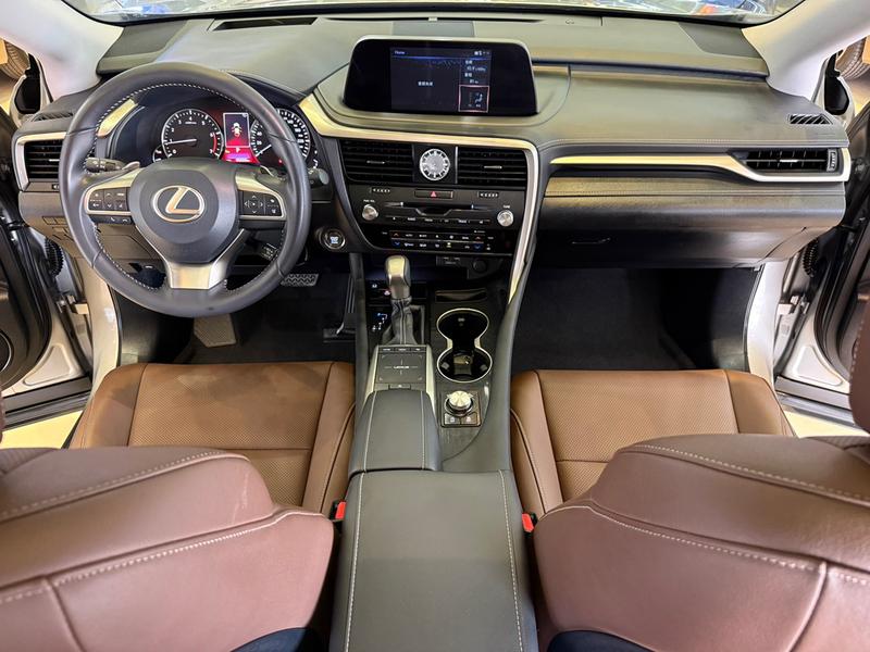Lexus RX, 2021 — фото 9 из 12
