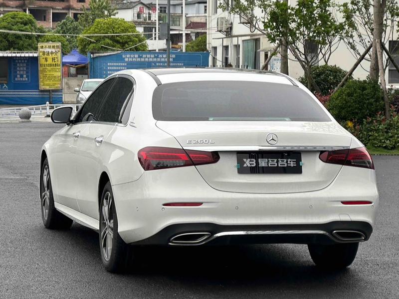 Mercedes-Benz E-Class, 2023 — фото 4 из 10
