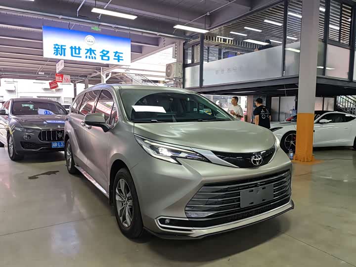 Toyota Sienna, 2026 — фото 3 из 9