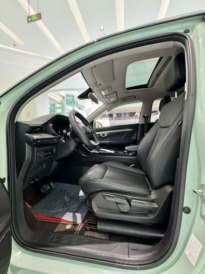 Wuling Asta, 2021 — фото 10 из 12