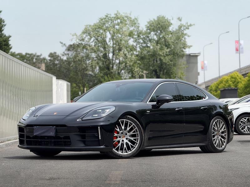 Porsche Panamera, 2025 — купить в Калуге под ключ