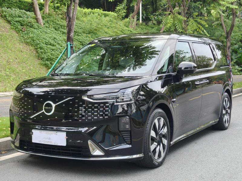 Volvo EM90, 2024 — купить в Ульяновске под ключ
