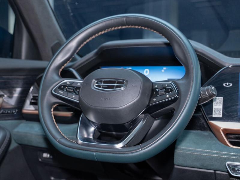 Geely Monjaro, 2022 — фото 10 из 12