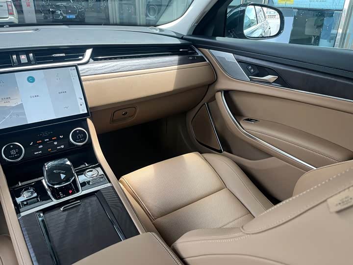 Jaguar XF L, 2025 — фото 9 из 9