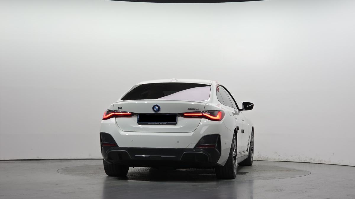 BMW i4, 2023 — фото 4 из 12