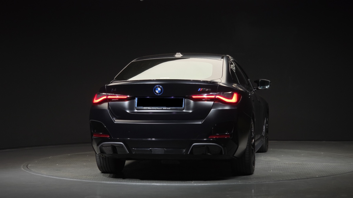 BMW i4, 2022 — фото 4 из 12