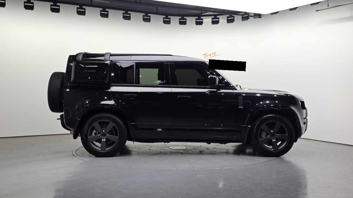 Land Rover Defender, 2025 — фото 5 из 12