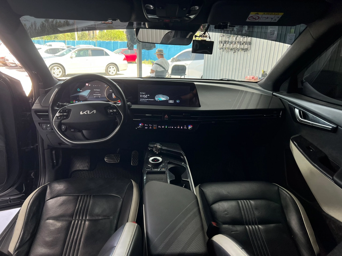 Kia EV6, 2023 — фото 6 из 12