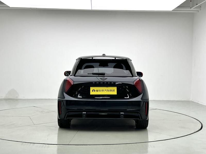 Mini Cooper JCW, 2025 — фото 6 из 12