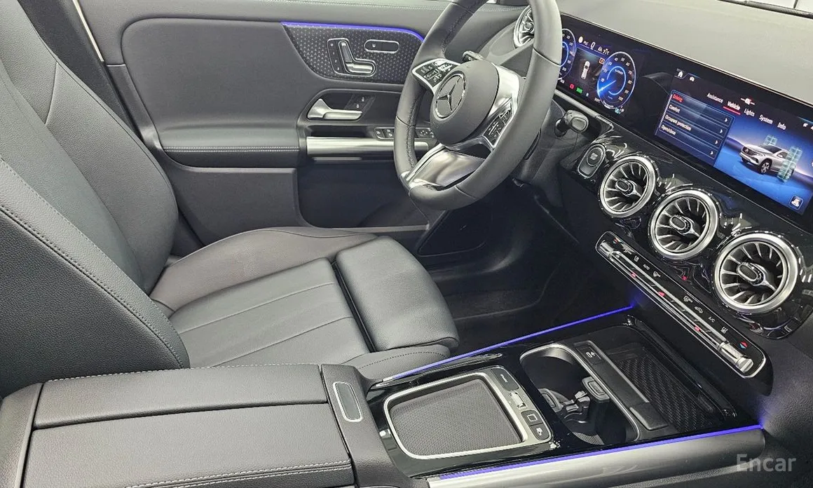 Mercedes-Benz EQA, 2025 — фото 9 из 12