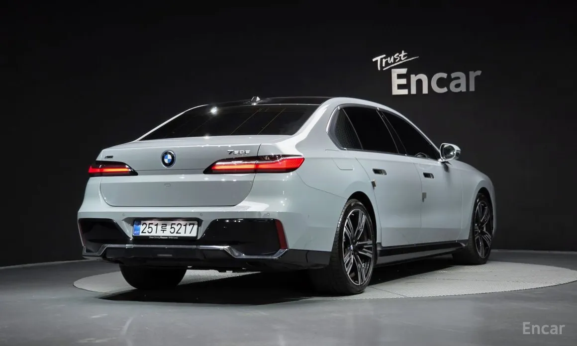 BMW 7 Series, 2025 — фото 2 из 12