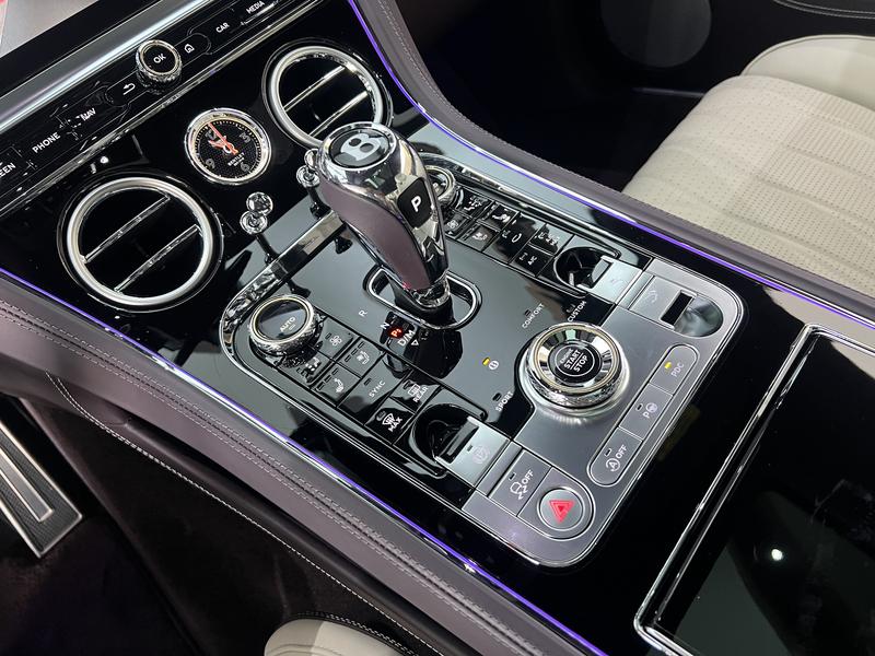 Bentley Continental GT, 2025 — фото 9 из 12