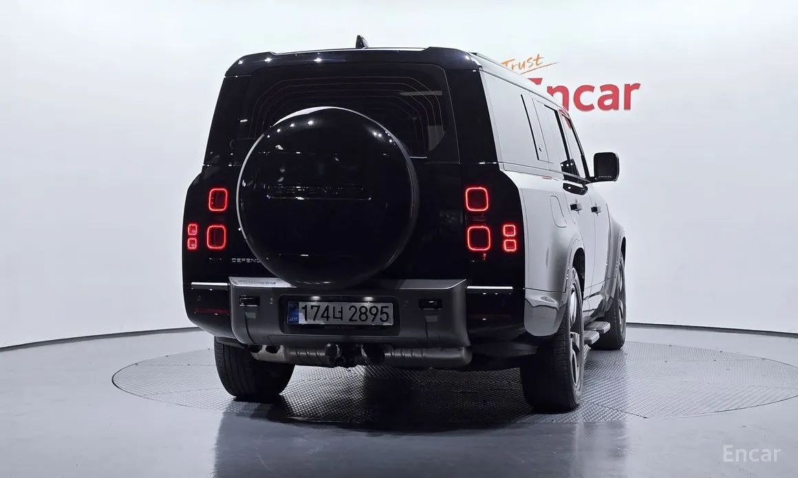 Land Rover Defender, 2023 — фото 4 из 12