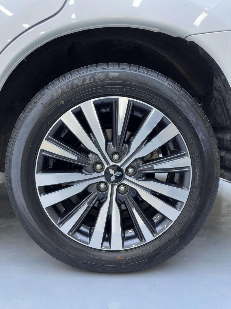 Mitsubishi Outlander, 2023 — фото 6 из 9