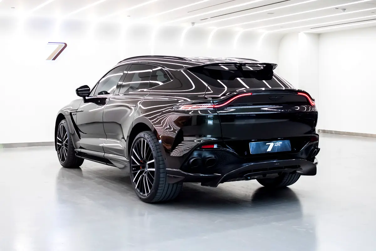 Aston Martin DBX, 2023 — фото 4 из 10