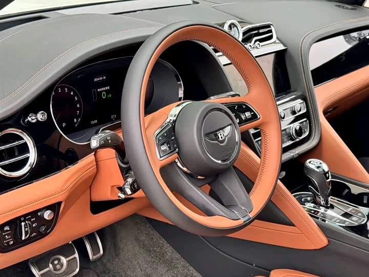 Bentley Bentayga Hybrid, 2022 — фото 4 из 7