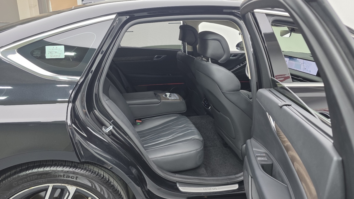 Genesis G80, 2023 — фото 11 из 12
