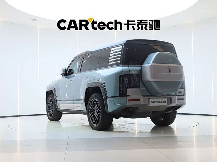 BYD Yangwang U8, 2023 — фото 5 из 9
