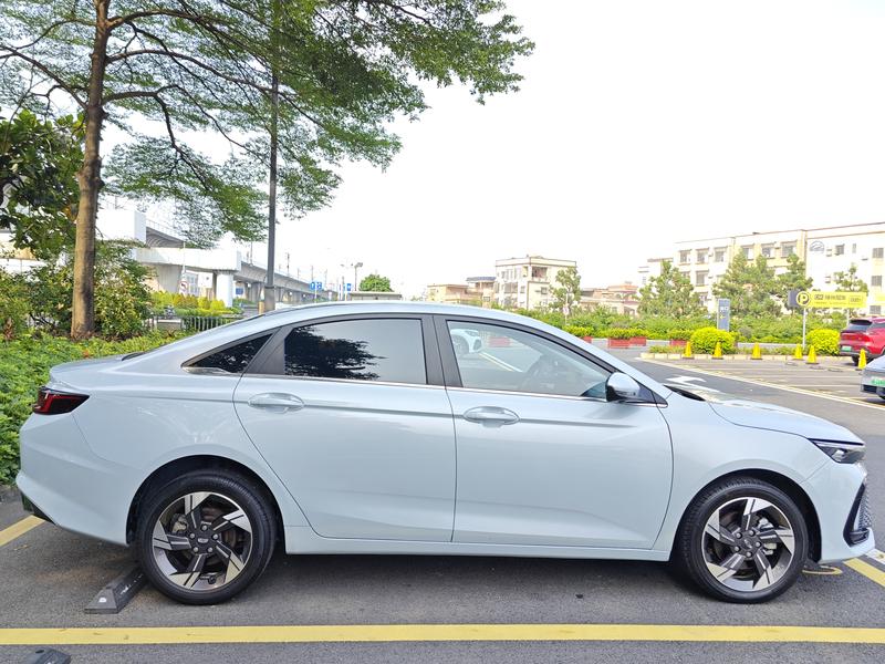 Geely Emgrand L Hi·P Hybrid, 2023 — фото 8 из 12