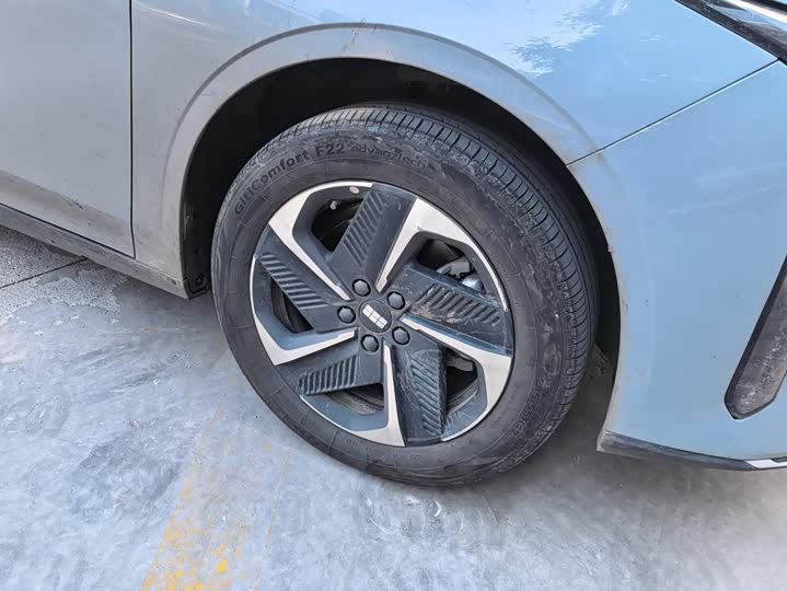 Geely Galaxy L6, 2025 — фото 6 из 9