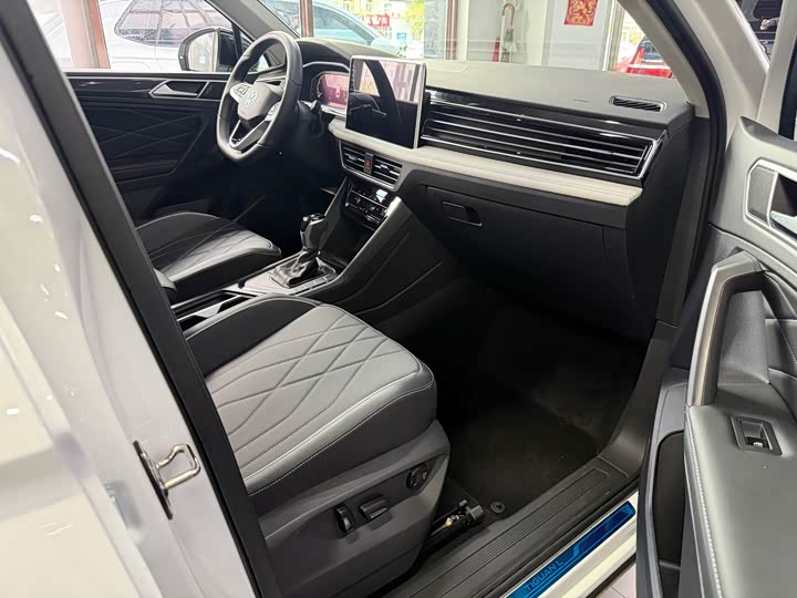 Volkswagen Tiguan L Pro, 2025 — фото 9 из 9