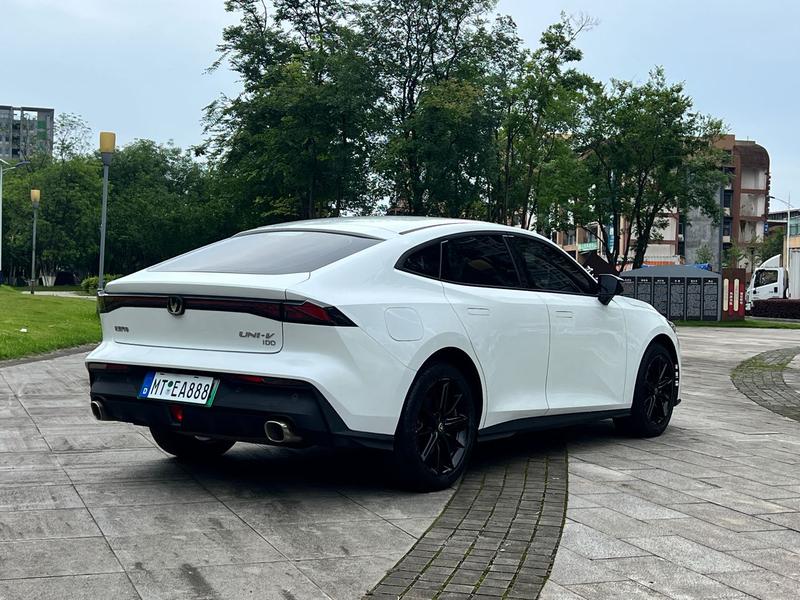 Changan UNI-V Hybrid, 2022 — фото 7 из 12