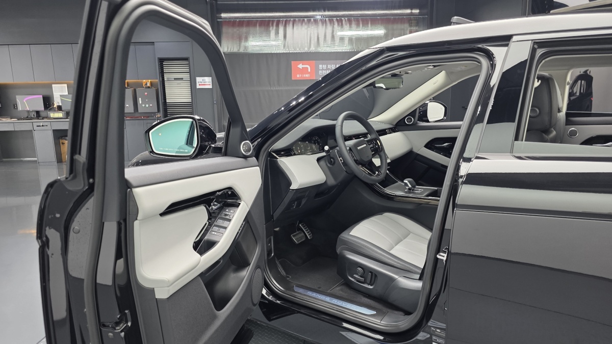 Land Rover Range Rover Evoque, 2024 — фото 9 из 12