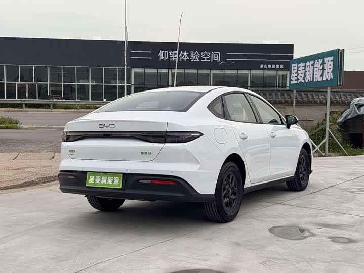 BYD Seal 05 DM-i Hybrid, 2026 — фото 9 из 9