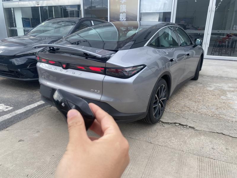 BAIC Arcfox Alpha S5, 2025 — фото 6 из 12