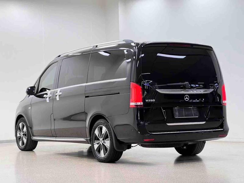 Mercedes-Benz V-Class, 2022 — фото 5 из 12