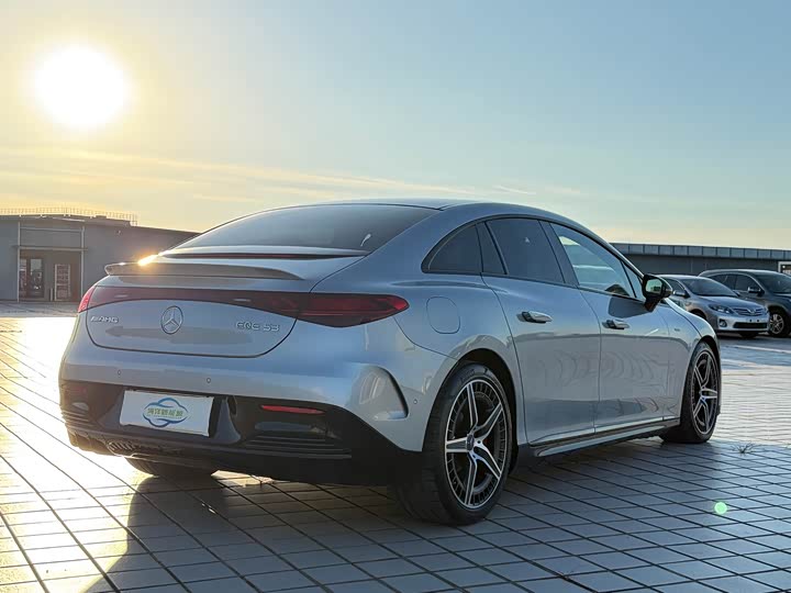Mercedes-Benz EQE AMG, 2023 — фото 5 из 9