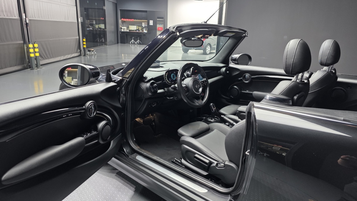 Mini Cooper Convertible, 2023 — фото 10 из 12