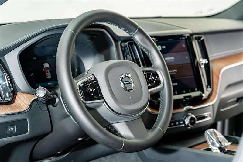 Volvo XC60, 2024 — фото 8 из 12