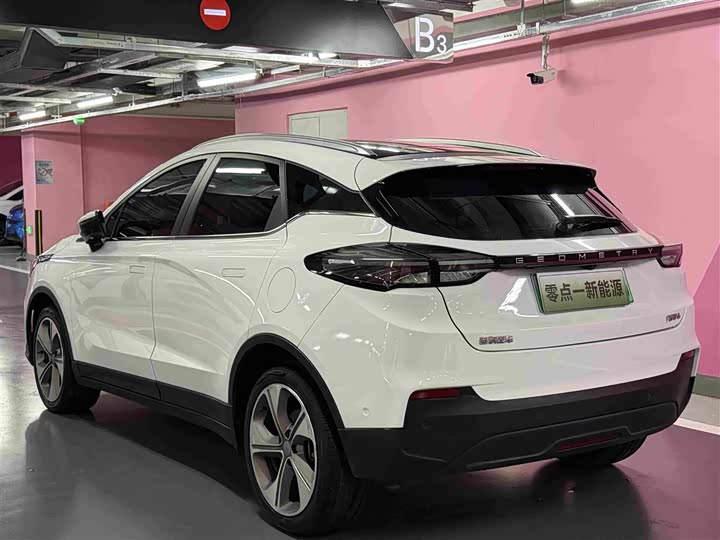 Geely Geometry M6, 2023 — фото 4 из 9