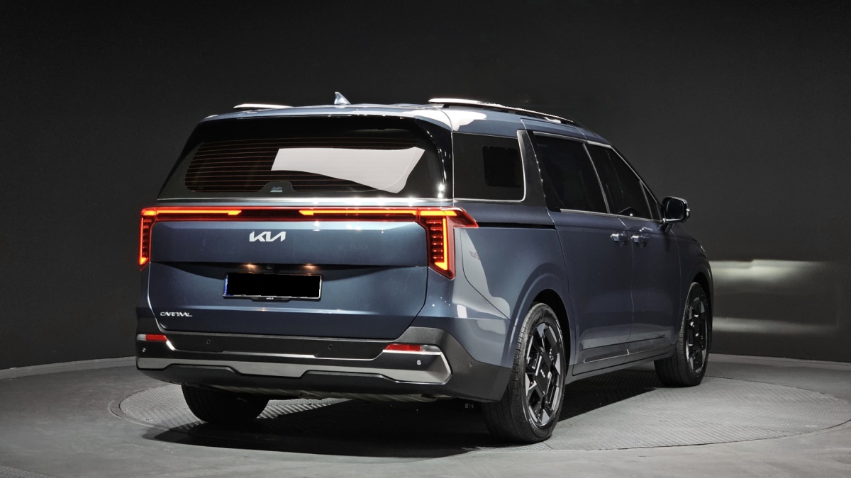 Kia Carnival, 2023 — фото 2 из 12