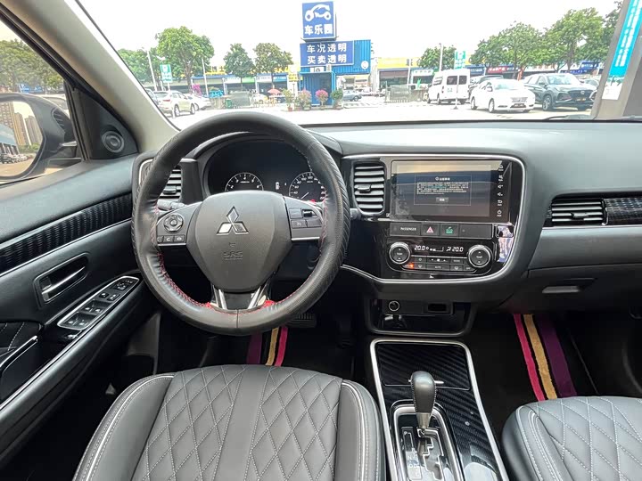 Mitsubishi Outlander, 2021 — фото 9 из 9