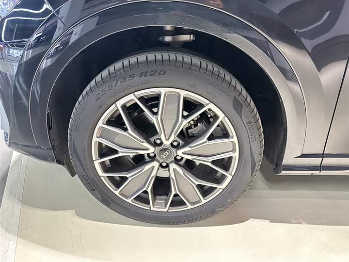 Audi Q5L, 2025 — фото 7 из 9