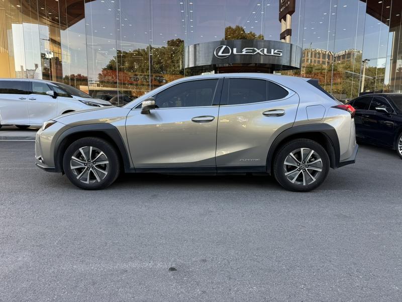 Lexus UX Hybrid, 2021 — фото 4 из 12
