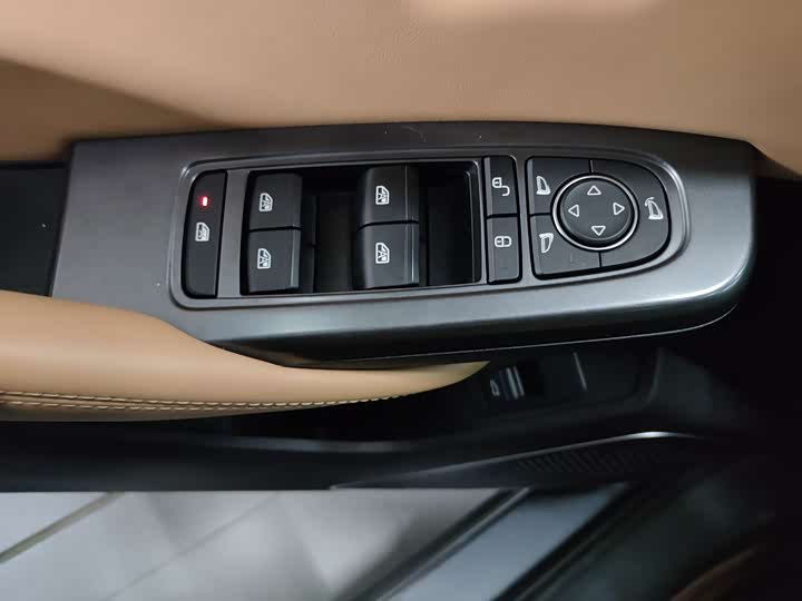 BYD Song L DM-i Hybrid, 2024 — фото 7 из 9