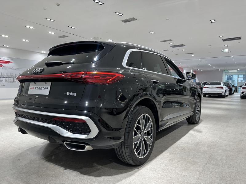 Audi Q5L, 2025 — фото 6 из 9