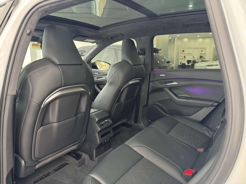 Audi Q6L e-tron, 2025 — фото 8 из 12