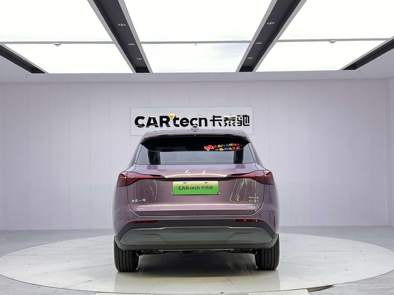 Hongqi HS6 Hybrid, 2025 — фото 6 из 12