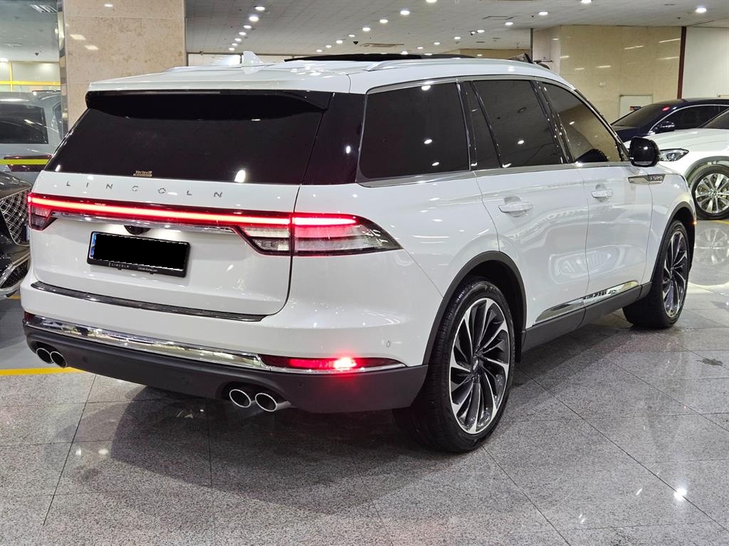 Lincoln Aviator, 2023 — фото 4 из 12